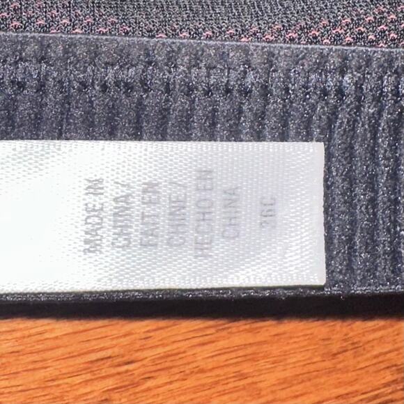 Victorias Secret Sport Incredible Coral Shine Racerback Sports Bra Size 36C - Picture 4 of 12